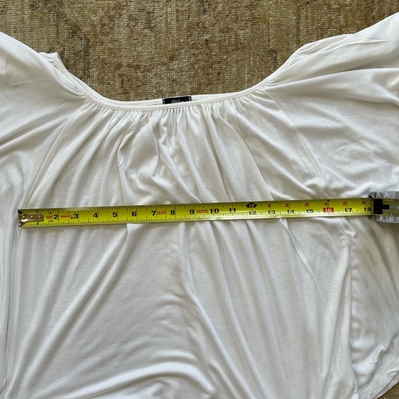 Winged Flowy Top Size S. White. - Picture 6 of 8
